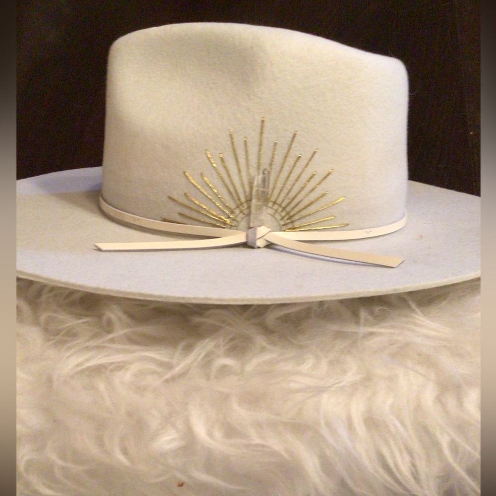 NEW ! Wyeth RARE sea foam mint cashmere crystal rancher